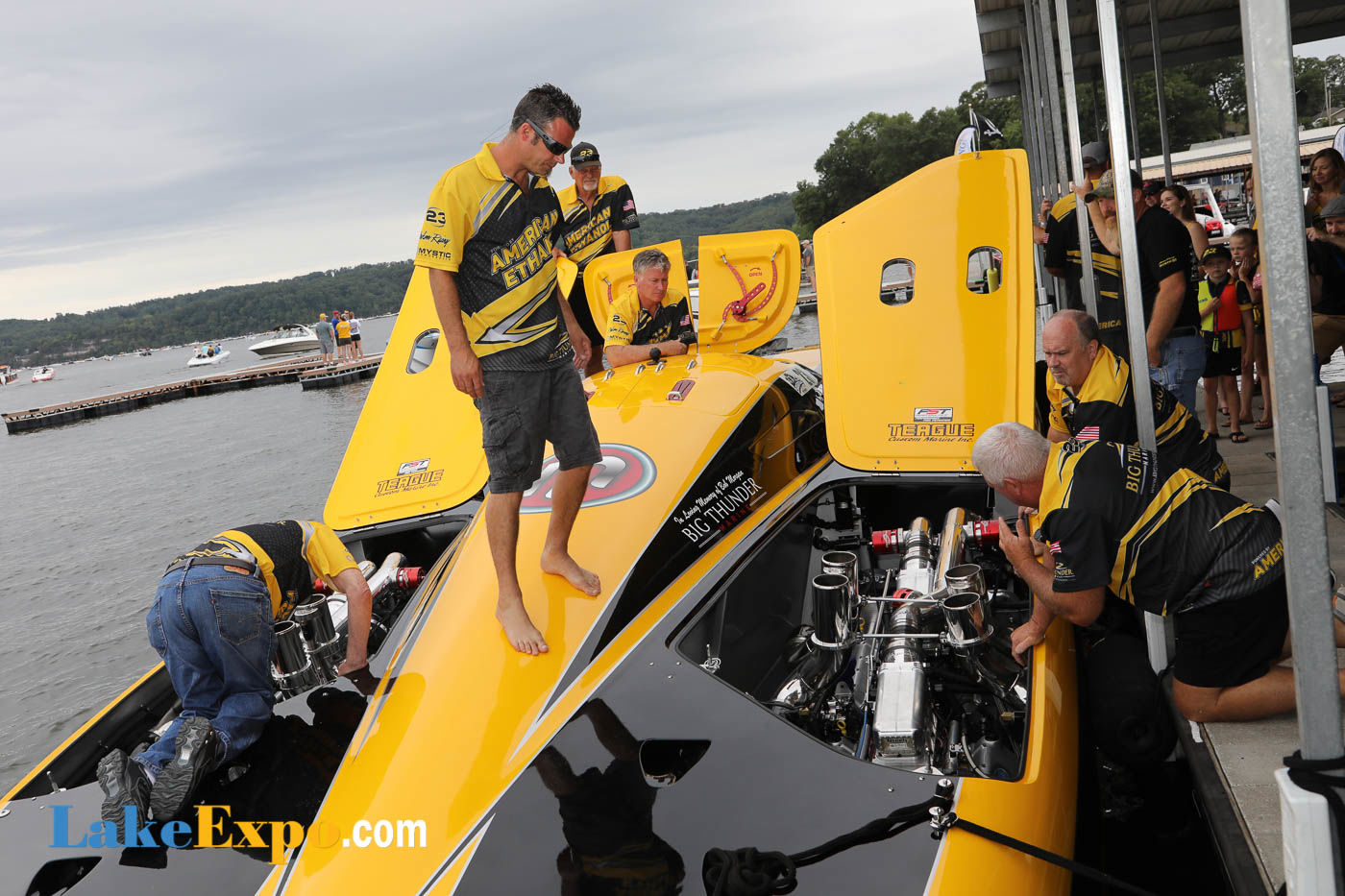 Shootout Boats In The Pits-7.jpg